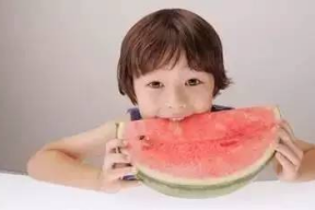 娱乐吃瓜酱假装心脏病,揭秘背后惊人真相！