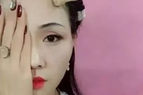 娱乐吃瓜君男孩化妆,揭秘男孩化妆潮流，变身美妆达人