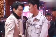 娱乐吃瓜开场白怎么说,揭秘明星幕后故事，吃瓜群众狂欢时刻