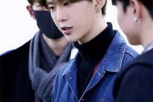 吃瓜娱乐圈弟弟云之羽,娱乐圈弟弟的璀璨星途